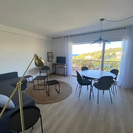 Face A La Mer, Et Son Cap Canaille *